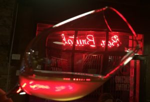 The peculiar relationship between restaurants and wine