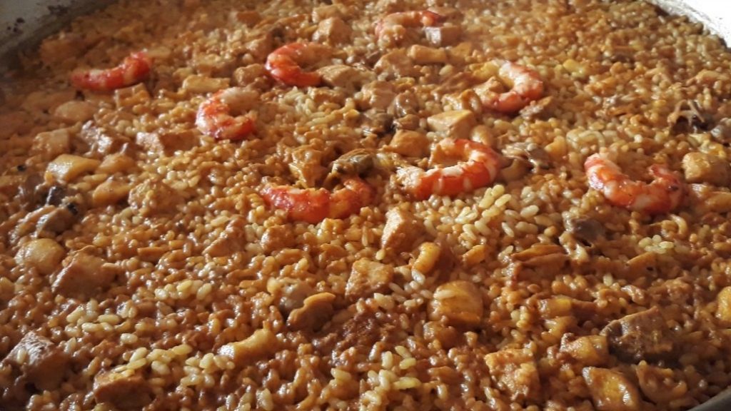 vino maridaje arroz pescado